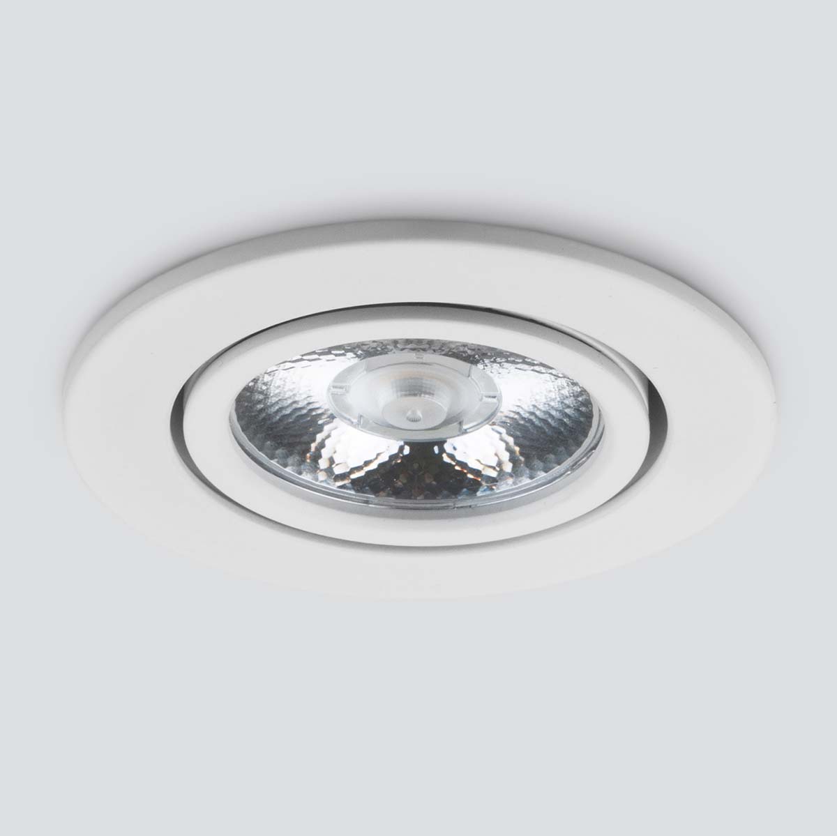 Встраиваемый светодиодный светильник Elektrostandard 15272/LEDбелый a056030, Белый, 4690389176647 15272
Встраиваемый светодиодный светильник Elektrostandard 15272/LEDбелый a056030, Белый, 4690389176647 15272