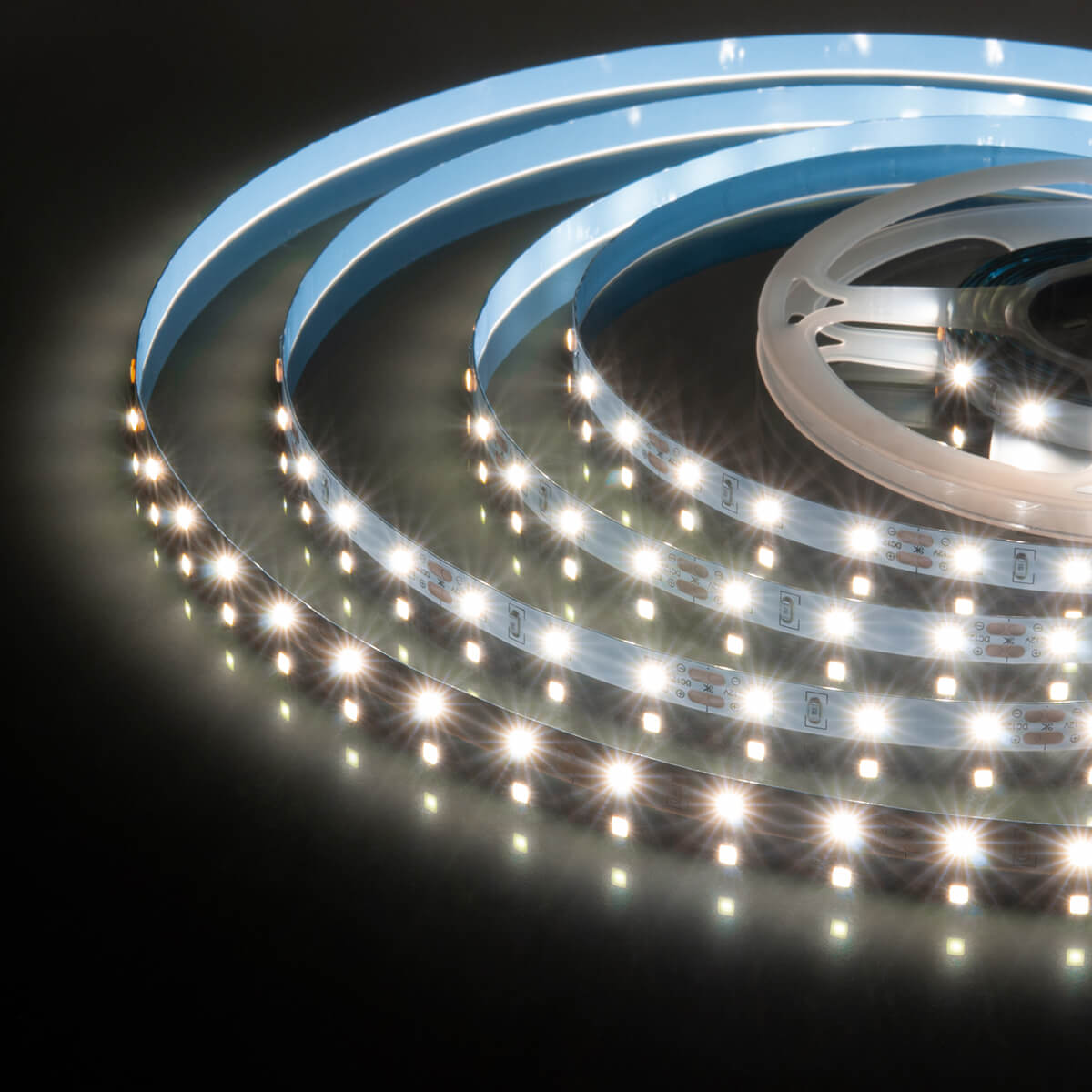 Светодиодная лента Elektrostandard 4,8W/m 60LED/m 2835SMD дневной белый 5M a050576, 4690389154850 12V 4,8W IP20
Светодиодная лента Elektrostandard 4,8W/m 60LED/m 2835SMD дневной белый 5M a050576, 4690389154850 12V 4,8W IP20