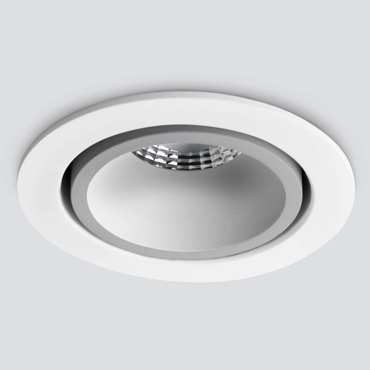 Встраиваемый светодиодный светильник Elektrostandard 15267/LED 7W 4200K белый/серебро a055723, 4690389175596 15267
Встраиваемый светодиодный светильник Elektrostandard 15267/LED 7W 4200K белый/серебро a055723, 4690389175596 15267