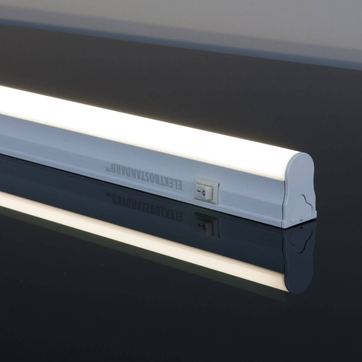 Мебельный светодиодный светильник Elektrostandard Led Stick T5 120cm 104Led 22W 4200K 4690389073786, Белый, 4690389073786 Led Stick
Мебельный светодиодный светильник Elektrostandard Led Stick T5 120cm 104Led 22W 4200K 4690389073786, Белый, 4690389073786 Led Stick