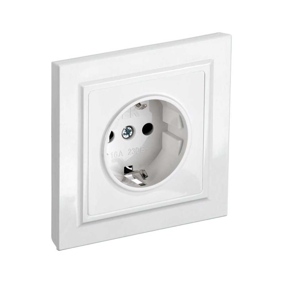 Розетка 2P+PE IEK Brite со шторками белая BR-R14-16-K01-F, Белый, BR-R14-16-K01-F Brite белая
Розетка 2P+PE IEK Brite со шторками белая BR-R14-16-K01-F, Белый, BR-R14-16-K01-F Brite белая