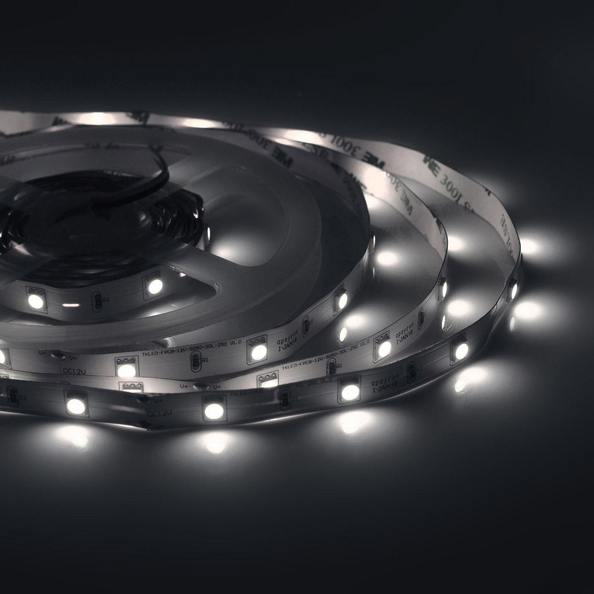 

Светодиодная лента Apeyron 7,2W/m 30LED/m 5050SMD холодный белый 5M 00-36, 00-36