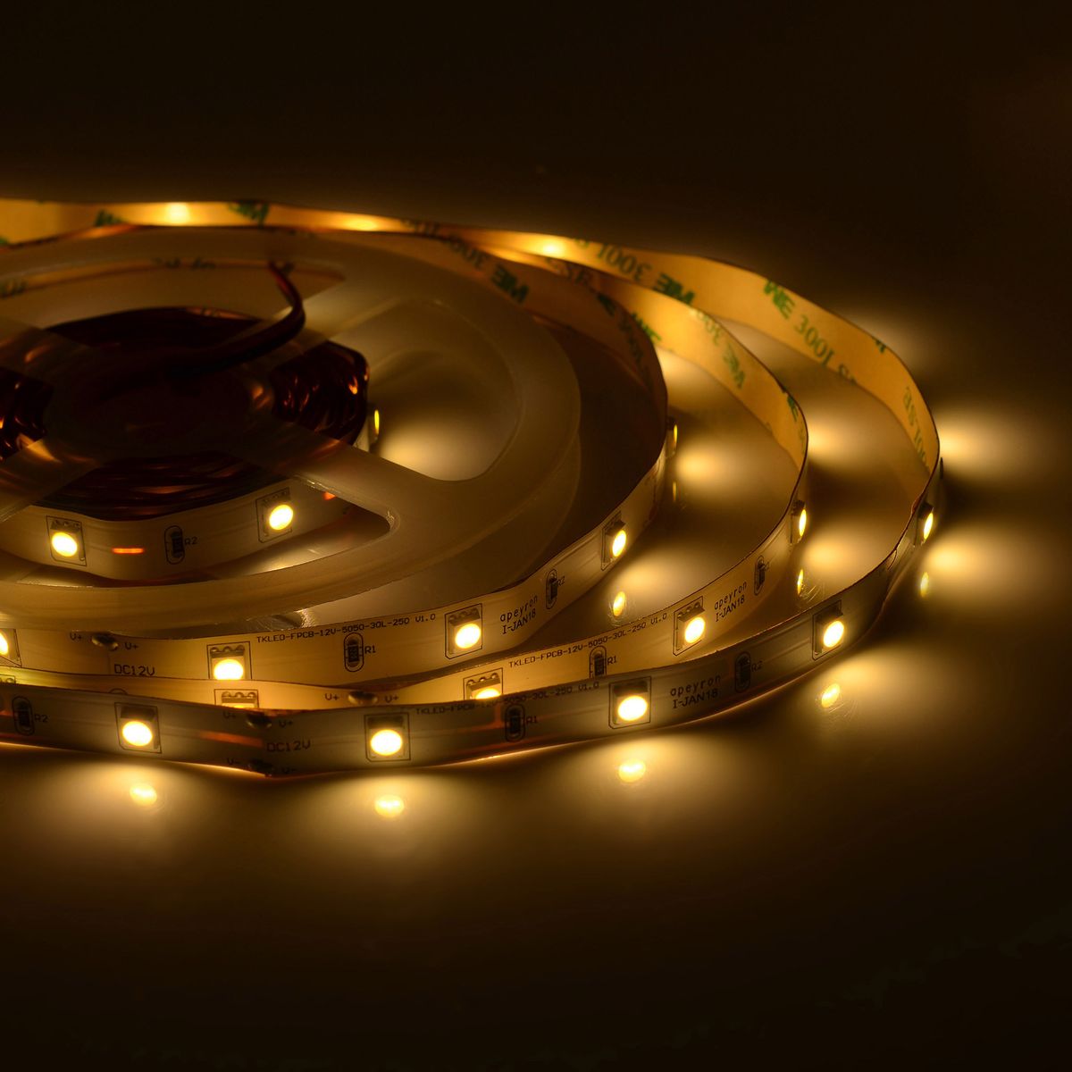 

Светодиодная лента Apeyron 7,2W/m 30LED/m 5050SMD теплый белый 5M 10-41, 10-41