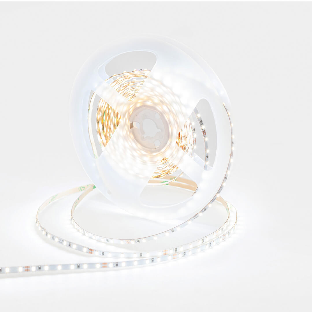 

Светодиодная лента Apeyron 5,4W/m 120LED/m 2216SMD дневной белый 5M R00-379, R00-379