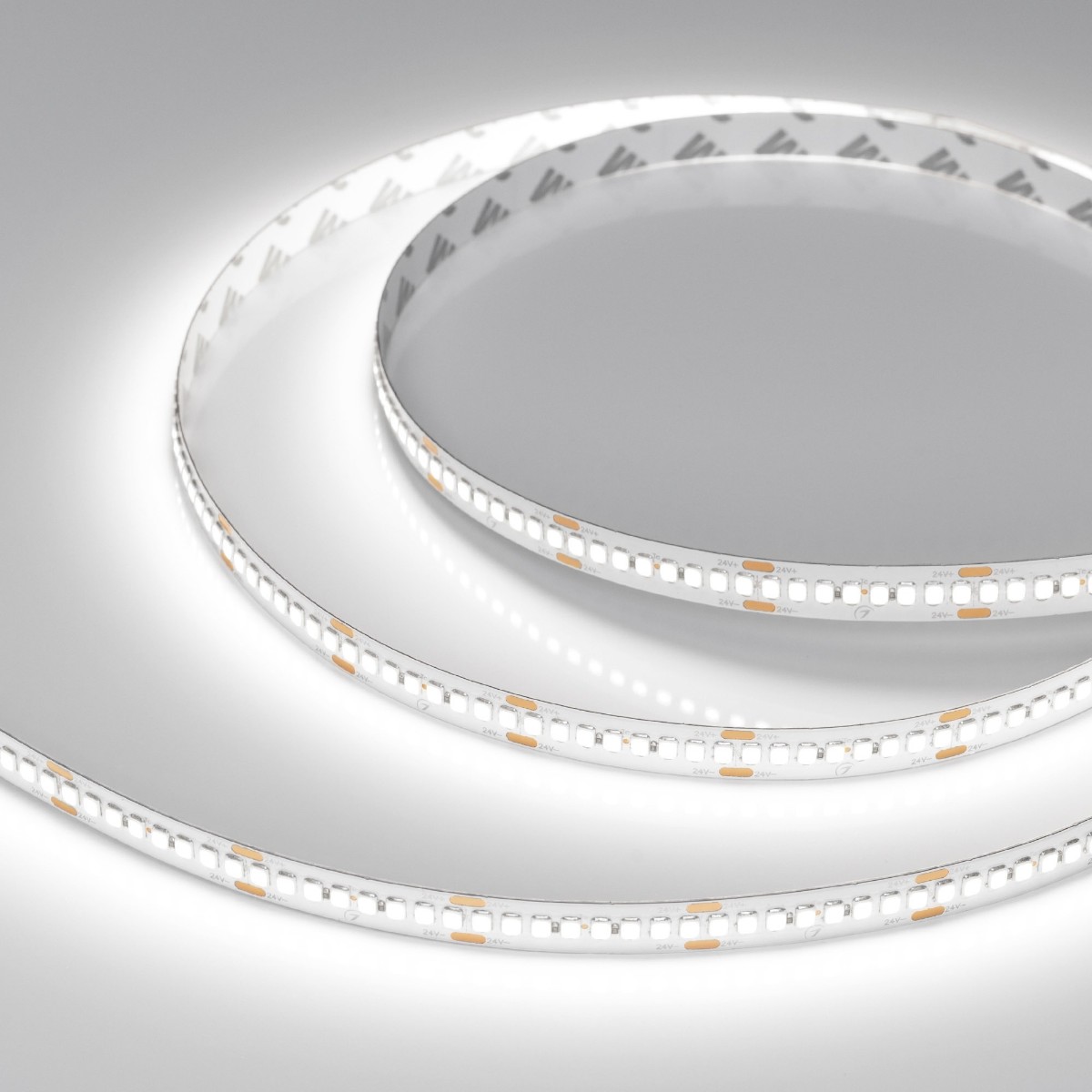 

Светодиодная лента Arlight 22W/m 240LED/m 2835SMD холодный белый 5M RT-A240-10mm 24V White6000 038741, 038741 RT открытая