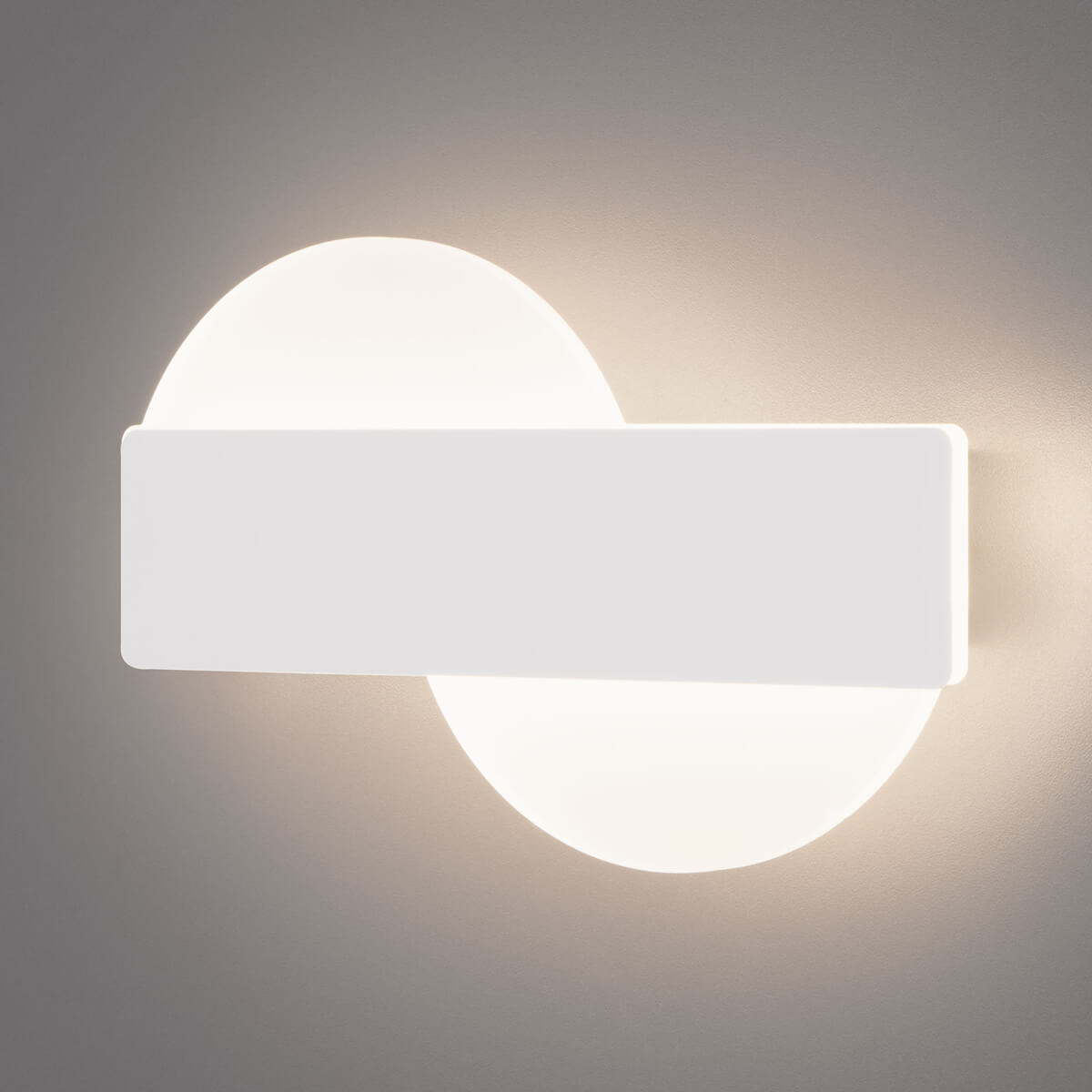 

Настенный светодиодный светильник Elektrostandard Bona 40143/1 LED белый a055781, 4690389174087 Bona