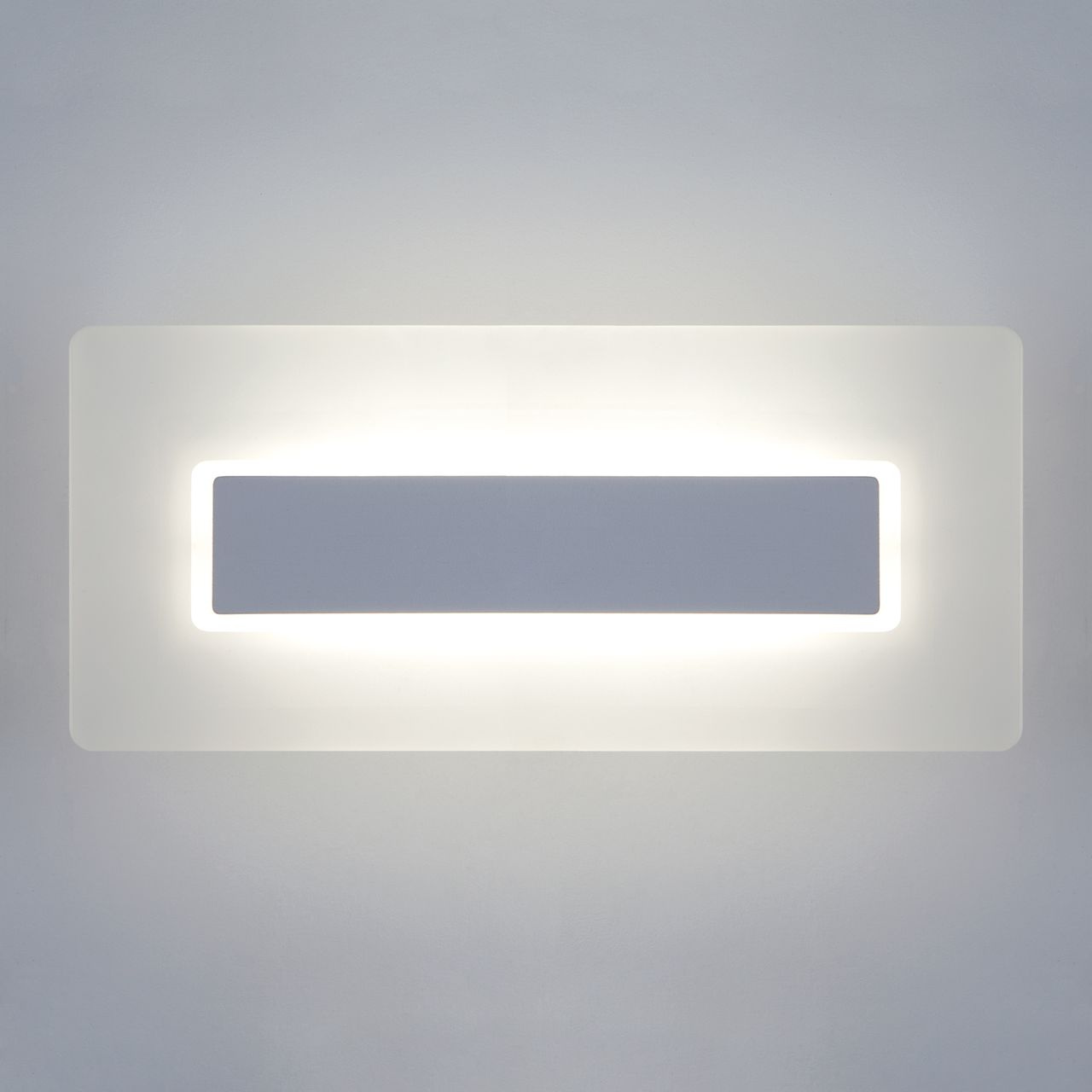 

Настенный светодиодный светильник Elektrostandard 40132/1 LED белый 4690389115714