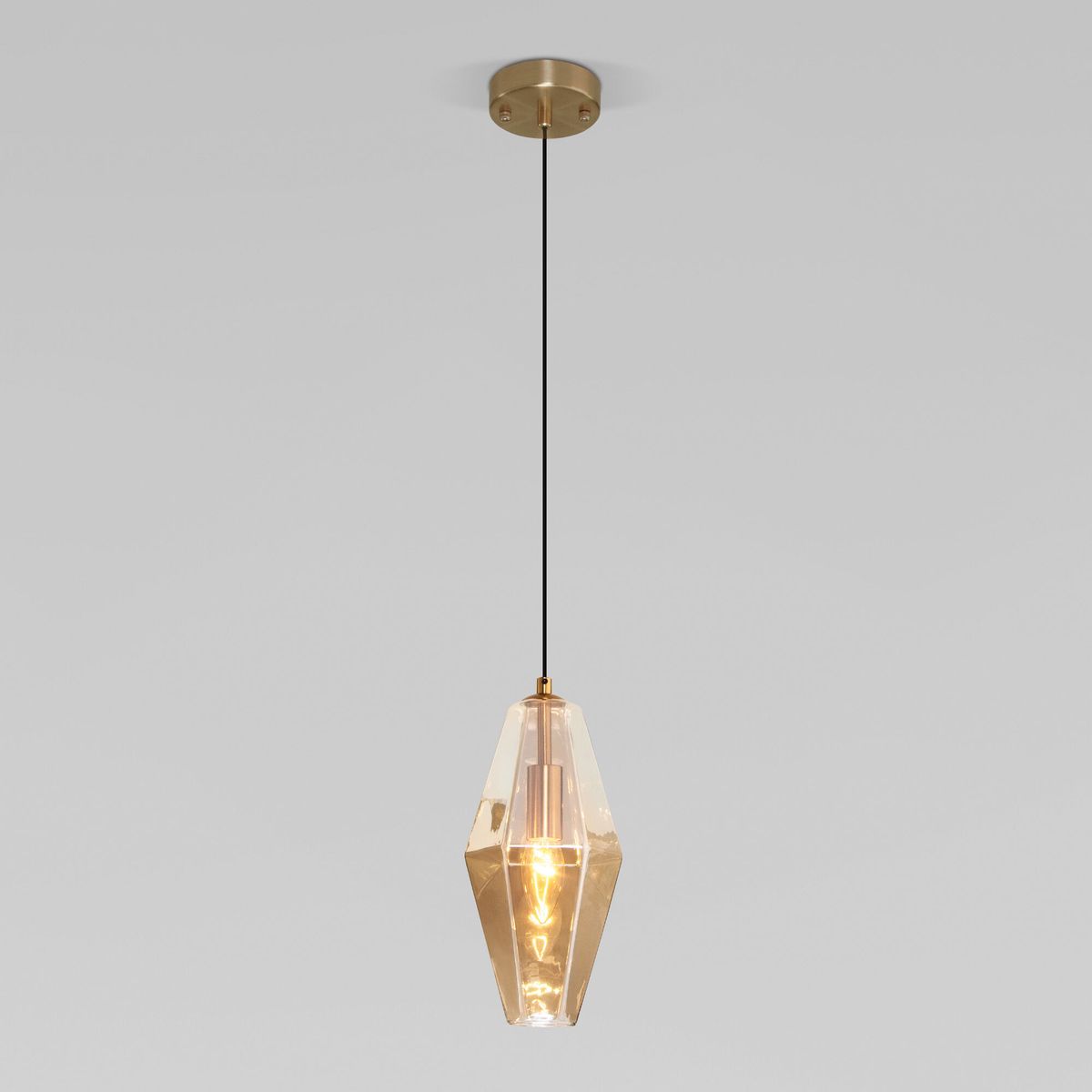 

Подвесной светильник Eurosvet Prism 50236/1 янтарный, 50236/1 янтарный Prism