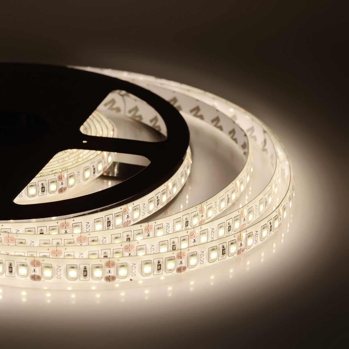 

Светодиодная лента OGM 7,2W/m 30LED/m 5050SMD теплый белый 5M LSE-152, LSE-152
