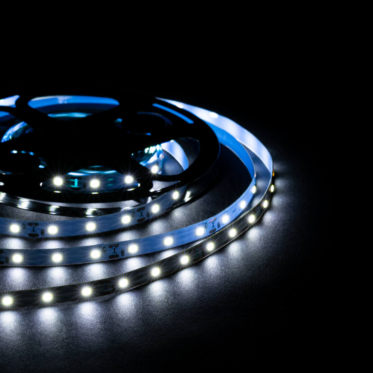 

Светодиодная лента OGM 4,8W/m 60LED/m 2835SMD холодный белый 5M LSE-248, LSE-248