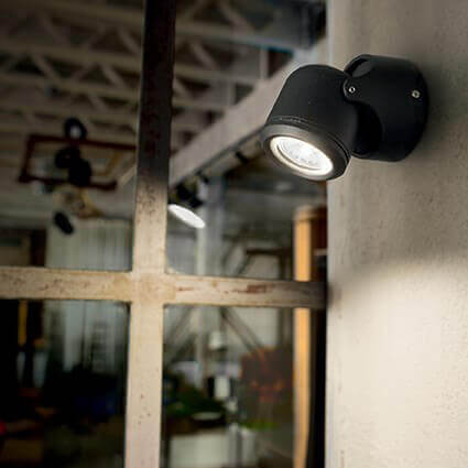 Уличный настенный светильник Ideal Lux Xeno AP1 Nero 129464 изображение 2 Уличный настенный светильник Ideal Lux Xeno AP1 Nero 129464 Фото № 2