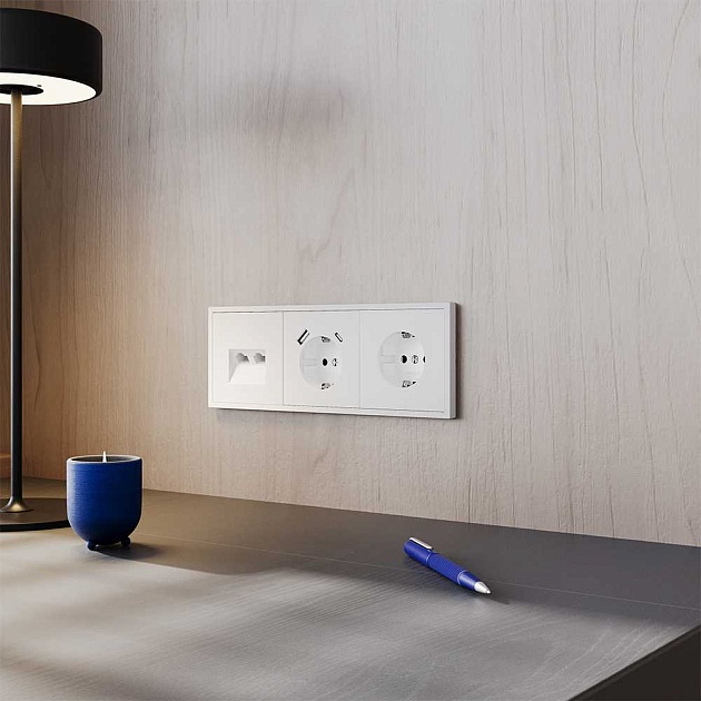 Розетка встраиваемая Voltum S70 с заземлением и защитными шторками, 16А, с USB, A+С, (белый матовый) VLS040502 изображение 4 Розетка встраиваемая Voltum S70 с заземлением и защитными шторками, 16А, с USB, A+С, (белый матовый) VLS040502 Фото № 4