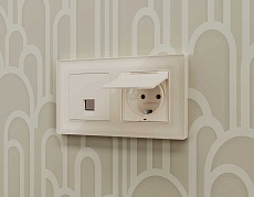 Комплект механизма электрической розетки AMBRELLA VOLT ALFA Бежевый матовый с/з с шторками и крышкой IP44 QUANT (AP3280, VM141) MA328010 3