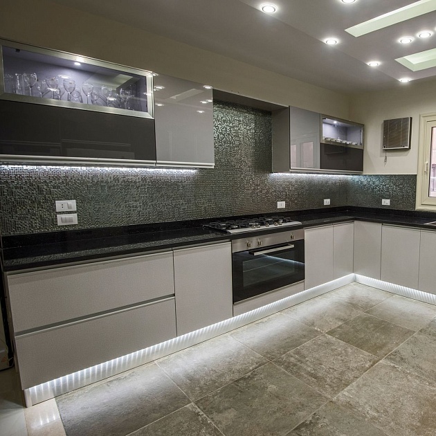 Профиль накладной с рассеивателем серебро 2м. Apeyron 08-01 Фото № 9