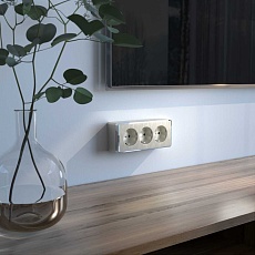 Розетка тройная с/з со шторками Werkel Gallant шампань рифленый W5073110 4690389163883 1