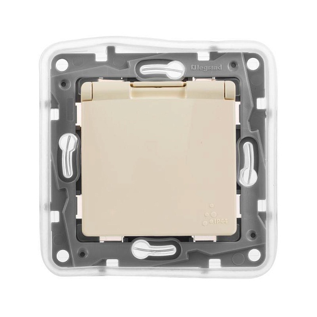 Розетка 2К+З Legrand Etika 16A 250V со шторками крышкой немецкий стандарт слоновая кость 672332 Фото № 1