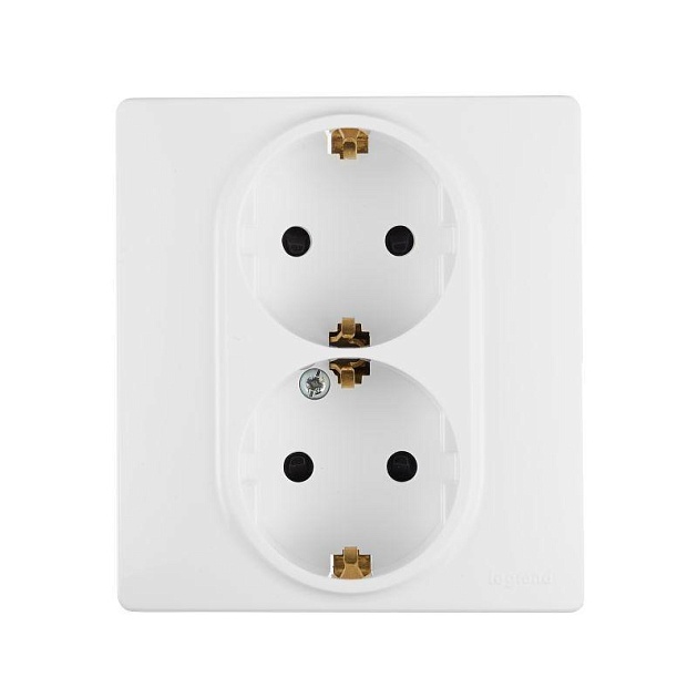 Розетка 2X2К+З Legrand Etika 16A 250V со шторками немецкий стандарт белая 672233 Фото № 1