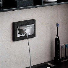 Розетка двойная влагозащищенная с заземлением с защитной крышкой и шторками Werkel серебряный W1172206 4690389178085 2