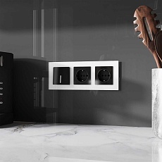 Розетка Werkel с заземлением черный акрил W1171048 4690389197703 3