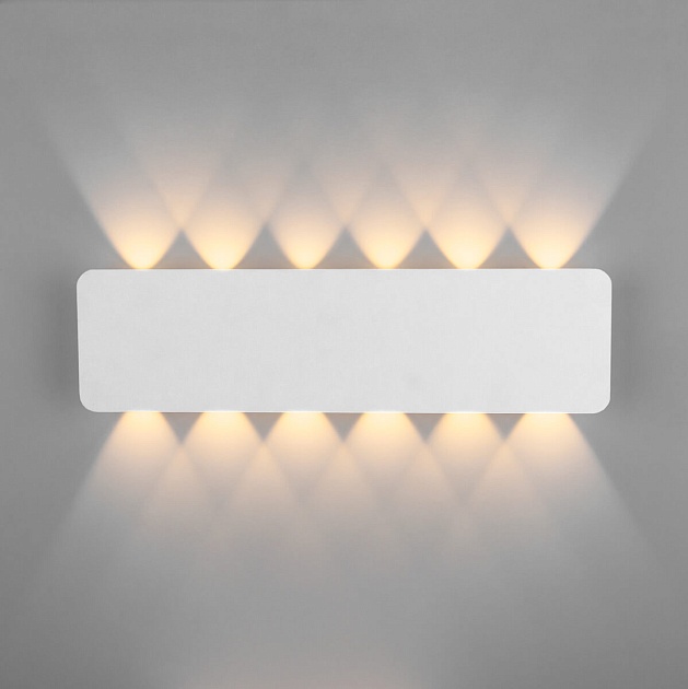 Настенный светодиодный светильник Elektrostandard Angle 40139/1 Led белый a055777 Фото № 1