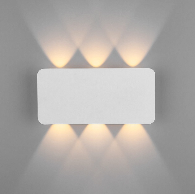 Настенный светодиодный светильник Elektrostandard 40138/1 LED белый a055776 Фото № 1