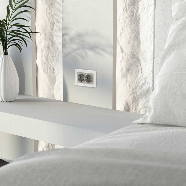 Розетка двойная с заземлением (дымчатый) W1272004/ a069774 изображение 3 Розетка двойная с заземлением (дымчатый) W1272004/ a069774 Фото № 3