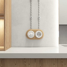 Розетка с заземлением Werkel Ретро белый W5671001 4690389166792 4