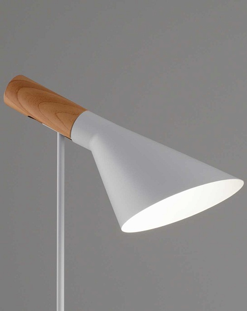 Лампа настольная Moderli Turin V11335-1T изображение 4 Лампа настольная Moderli Turin V11335-1T Фото № 4