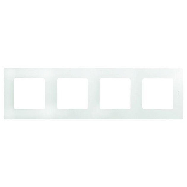 Рамка 4-постовая Legrand Etika белая 672504 Фото № 1