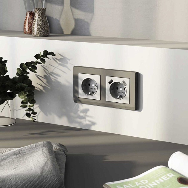 Накладка для розетки USB Werkel серебро W1179565 4690389195655 изображение 2 Накладка для розетки USB Werkel серебро W1179565 4690389195655 Фото № 2
