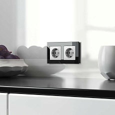 Розетка Werkel Hammer с заземлением и шторками белый W1271101 4690389162817 1