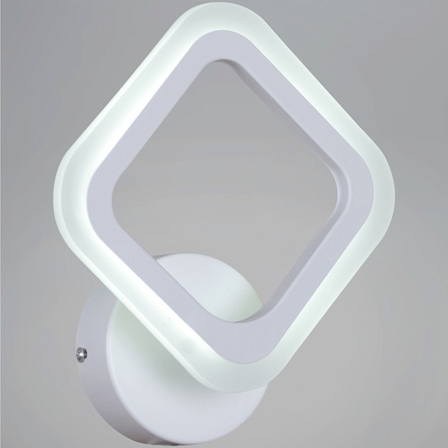 Бра Reluce 05104-0.2-01 WH Фото № 1