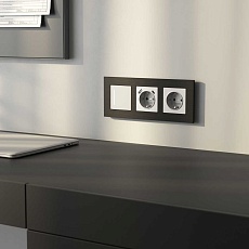 Рамка Werkel AluMax на 3 поста черный алюминий W0033508 4690389204074 2