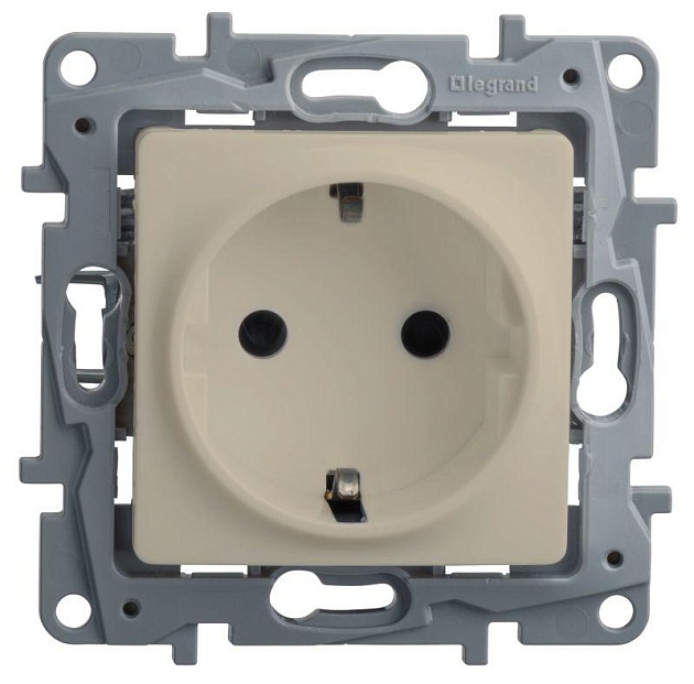 Розетка 2К+З Legrand Etika 16A 250V немецкий стандарт слоновая кость 672321 Фото № 1