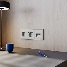 Розетка встраиваемая Voltum S70 с заземлением и защитными шторками, 16А, с USB, A+С, (сталь) VLS040505 1