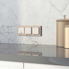 Розетка влагозащищенная с заземлением с защитной крышкой и шторками Werkel N перламутровый рифленый W1171213 4690389213106 1