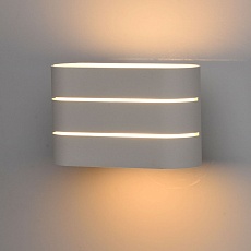 Настенный светодиодный светильник De Markt Котбус 492024002 4