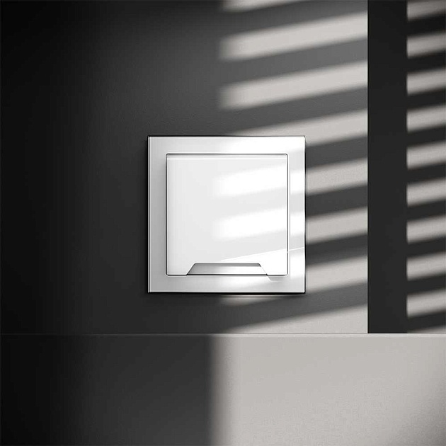 Розетка встраиваемая Voltum S70 с заземлением, защитными шторками и крышкой 16А, (белый глянцевый) VLS040301 Фото № 2